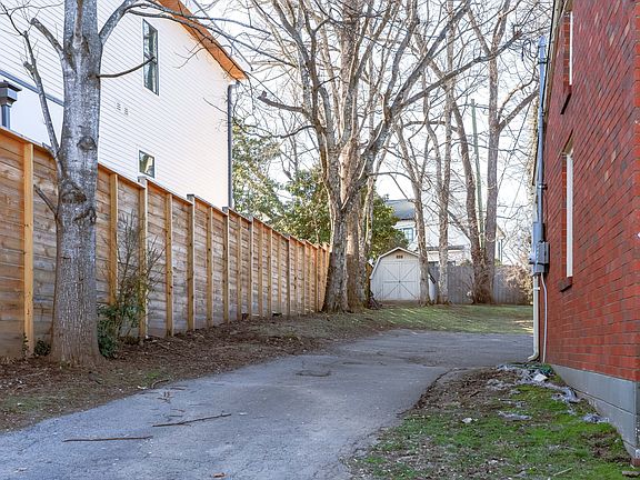 2nd image of 3909 Albert Dr