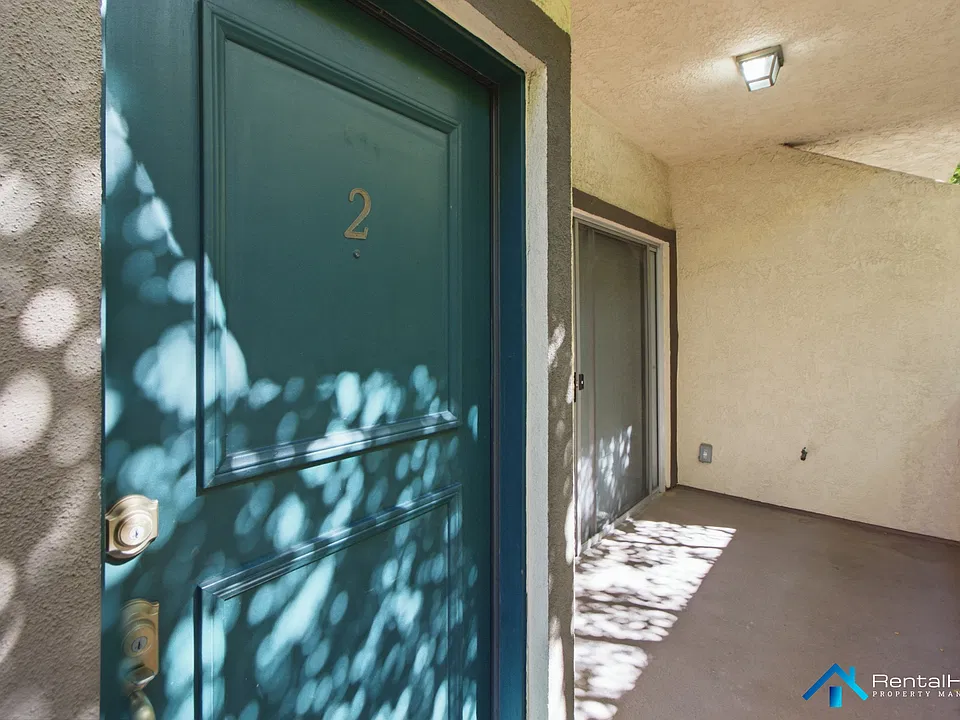 227 S Catalina Ave #2