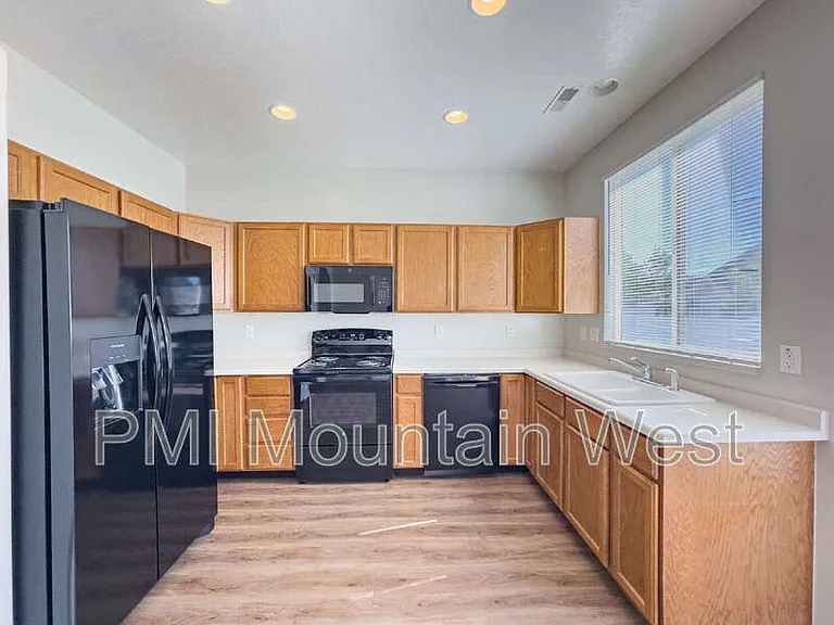243 N Caleb Dr — Photo 8