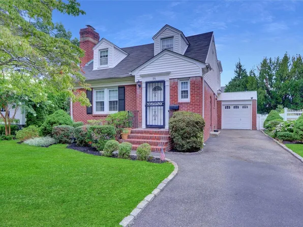 96 Walker Street, Malverne, NY 11565