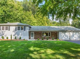 3 Dale Rd, Morris Plains, NJ 07950