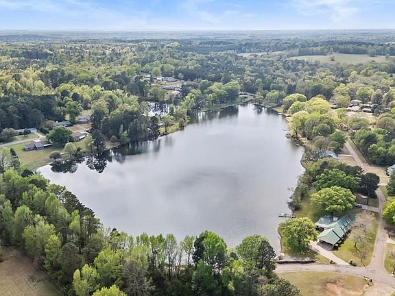 3rd image of 12 S Valley Dr