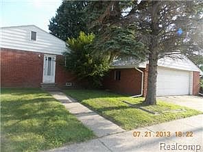 2nd image of 30847 Mayflower St