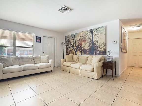 3rd image of 305 SW 2nd Street