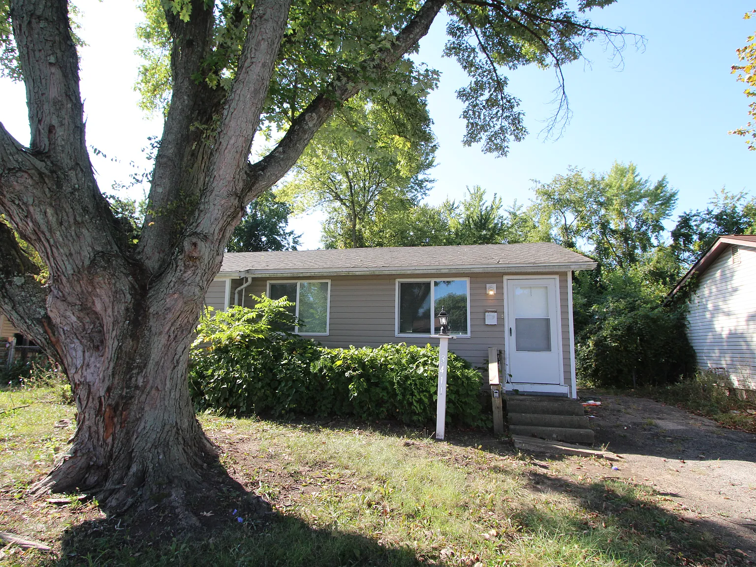 3 bed, 836 sqft, $1,500 — Photo 2