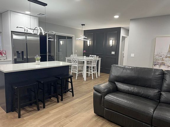 3rd image of 556 NE Solida Circle NE