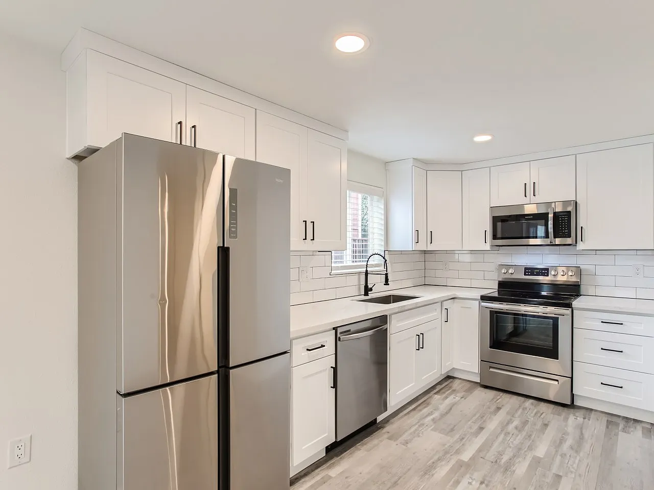 4612 NE Lombard St — Photo 2