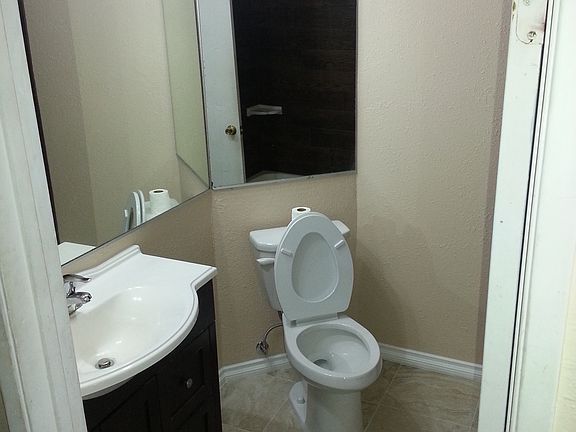 upstairs guest bath