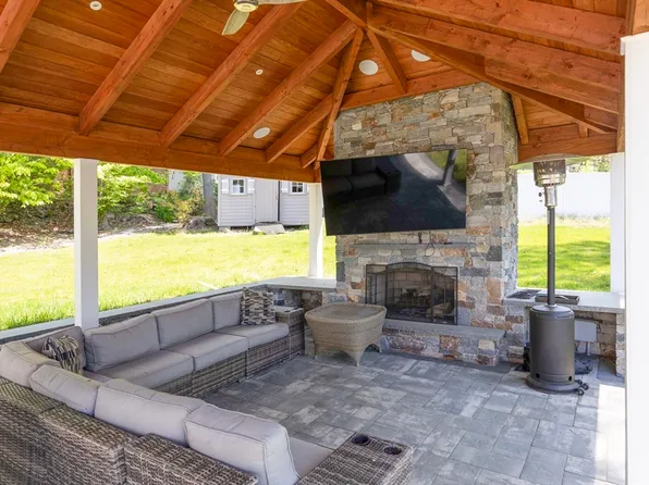 62 Stoughton Rd, Dedham, MA 02026