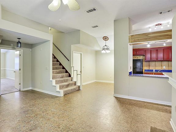 4th image of 224 Brendalwood Blvd