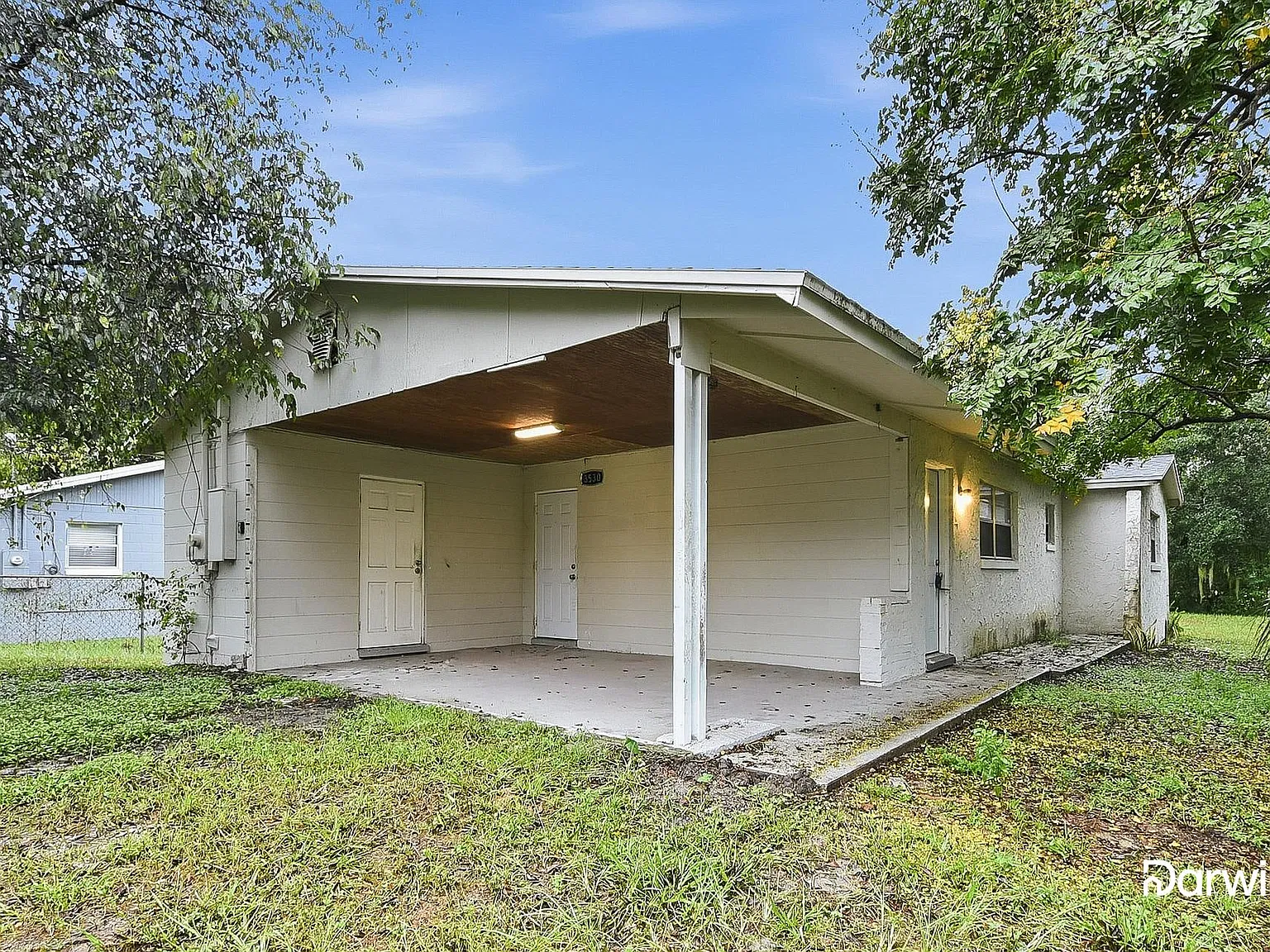 3 bed, 2.0 bath, 1044 sqft, $1,740 — Photo 1