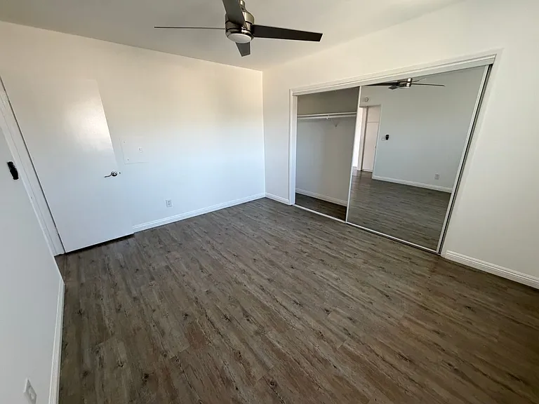 2210 Vanderbilt Ln — Photo 20