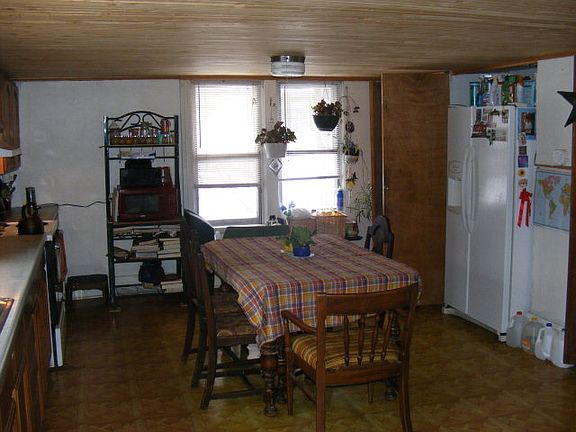 2nd image of 412 Baldwin St