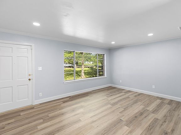 5th image of 905 Mockingbird Ln