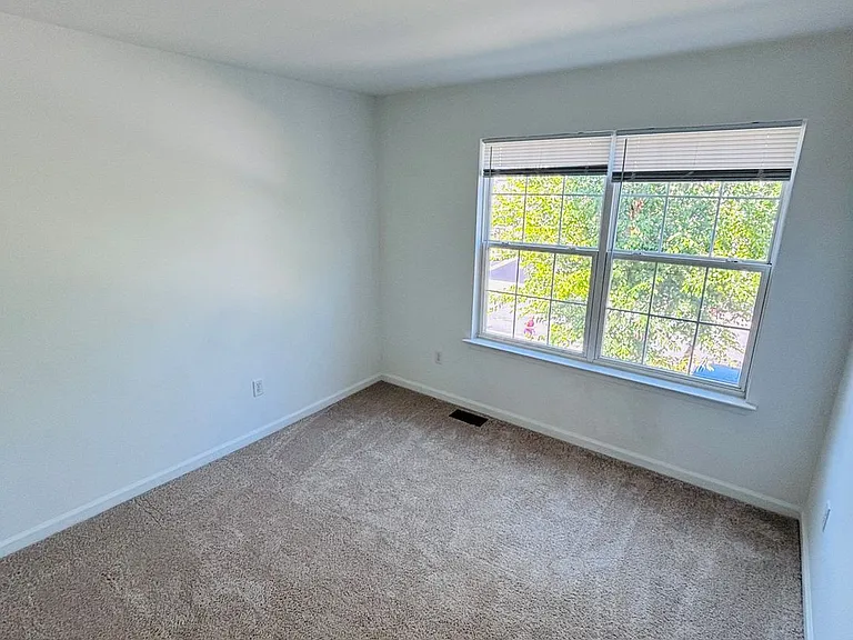1011 King Way — Photo 23