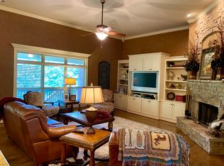 106 Ferncrest Dr, Little Rock, AR 72223