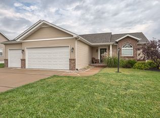 3159 Birmingham Dr, Glen Carbon, IL