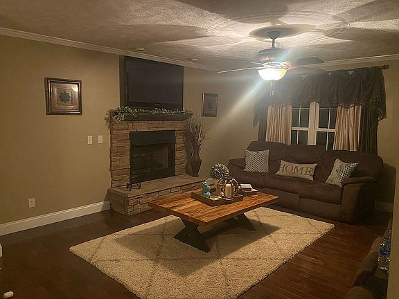 3rd image of 197 Country Hill Ln