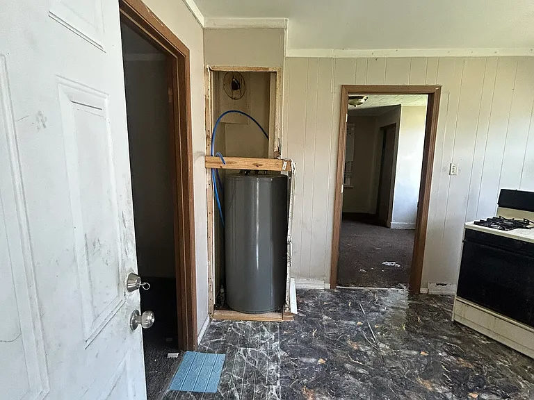 2312 Carol St — Photo 10