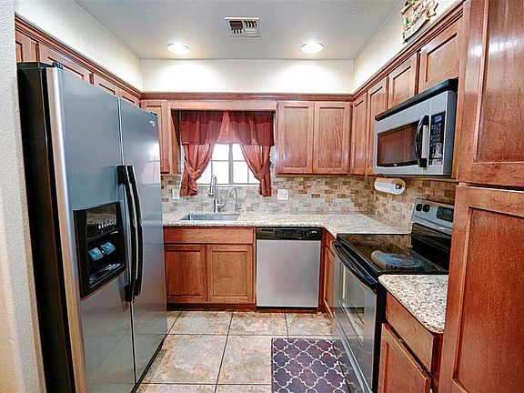 4th image of 1601 E Los Olivos Dr