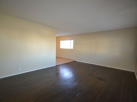 3rd image of 11103 La Salle Ave
