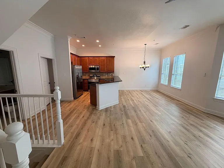 2320 Stutz Dr — Photo 23