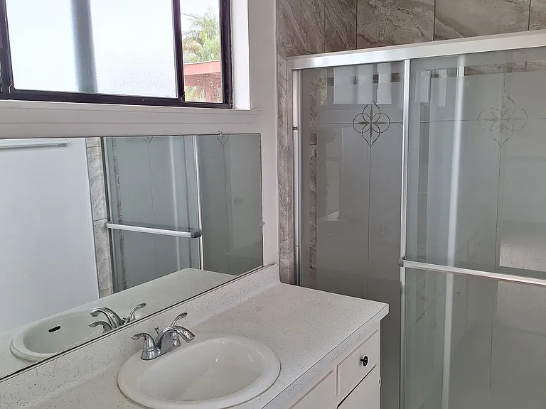 2822 E Alden Pl — Photo 7