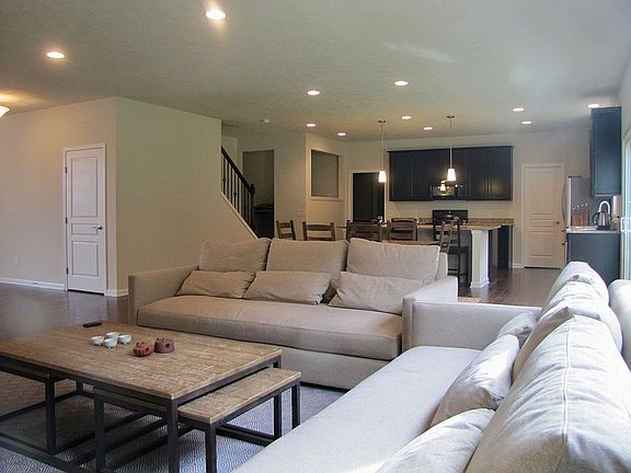 5th image of 4812 Lake View Dr