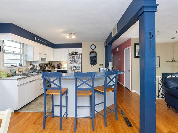 5th image of 37 Squantum Dr