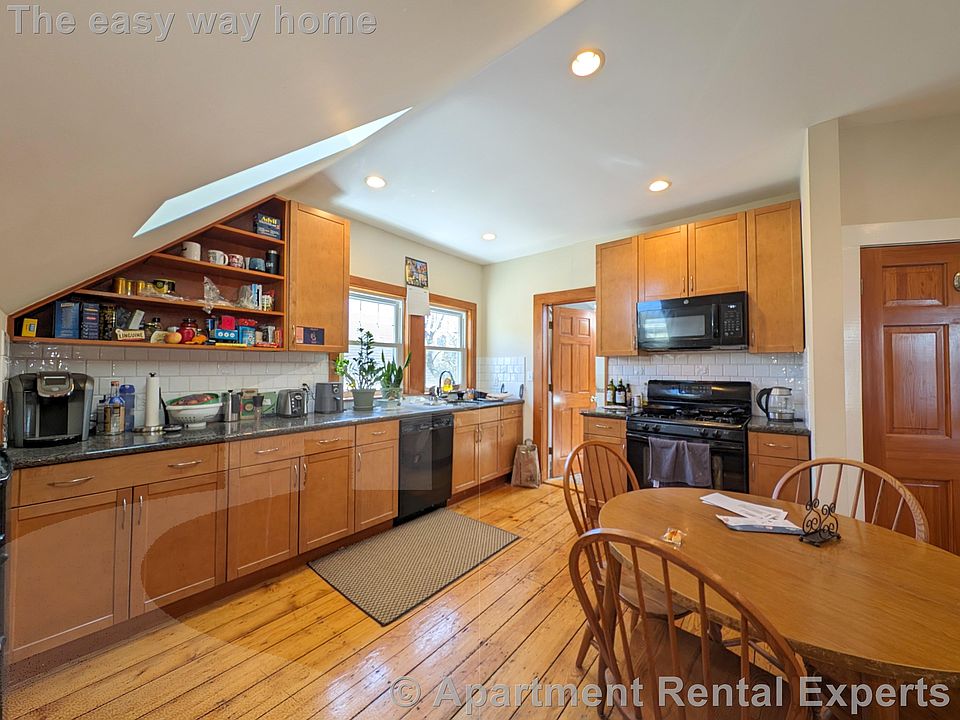 1st image of 36-38 Orchard St #3