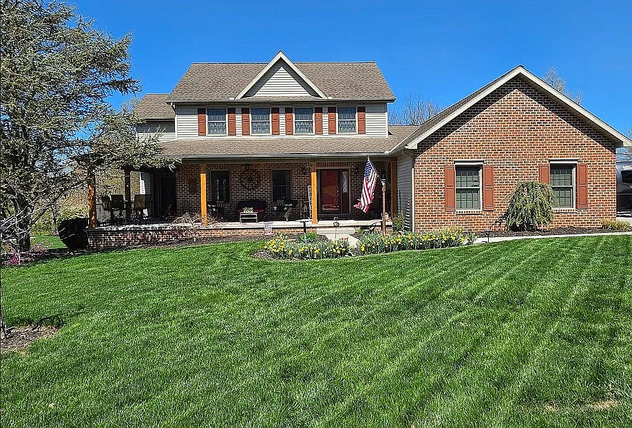35 Cornell Dr photo 1
