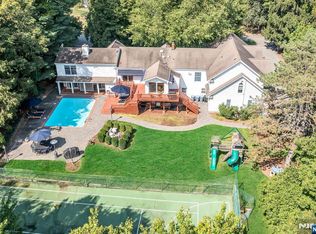 24 Vanderbeck Ln, Mahwah, NJ 07430