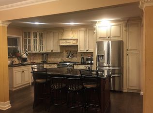 570 Saddle Ridge Rd, Woodmere, NY 11598