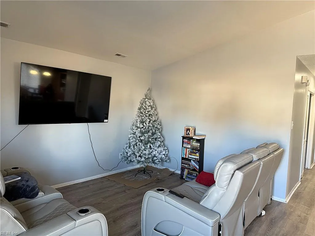 4 bed, 2.0 bath, 1508 sqft, $2,300 — Photo 4