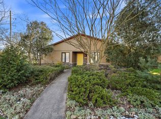 1 Springbank Dr, Saint Catharines, ON L2S2K1