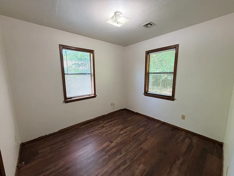 306 Wilson Ave — Photo 22