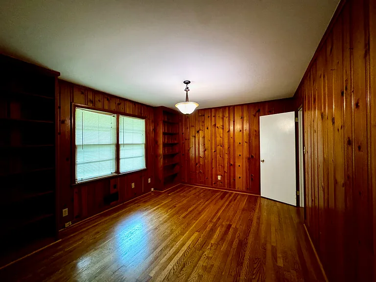 180 Westwood Ave — Photo 10