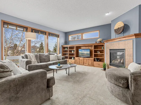 1960 Oak Ridge Cir, Shakopee, MN 55379