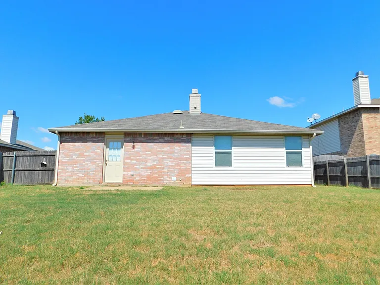 3230 Andalusian Dr — Photo 22