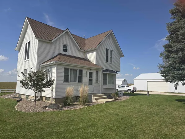 3417 N Winn Rd, Decorah, IA 52101