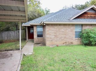 954 E 3rd St, Weatherford, TX 76086