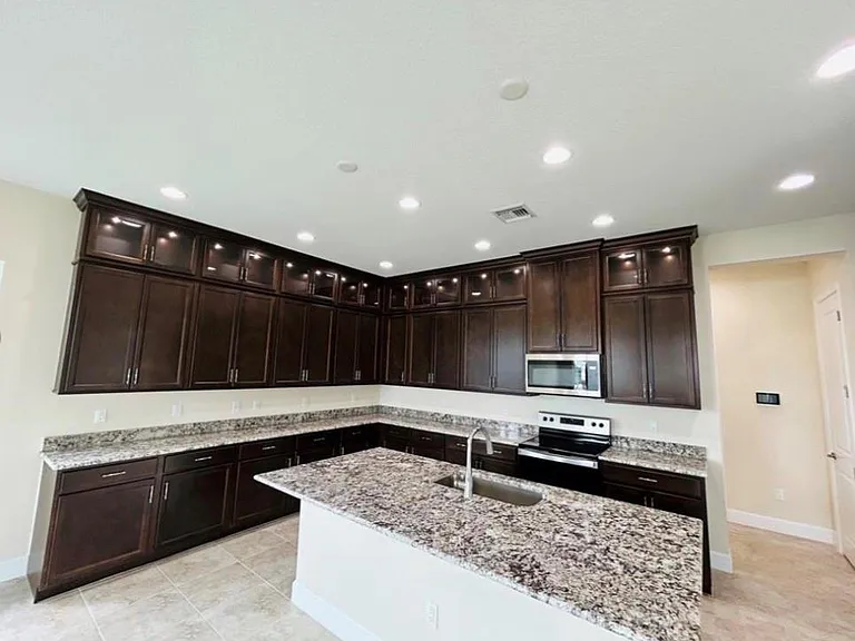 5199 Liberty Ln — Photo 9