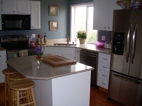 2nd image of 3321 49th St NE