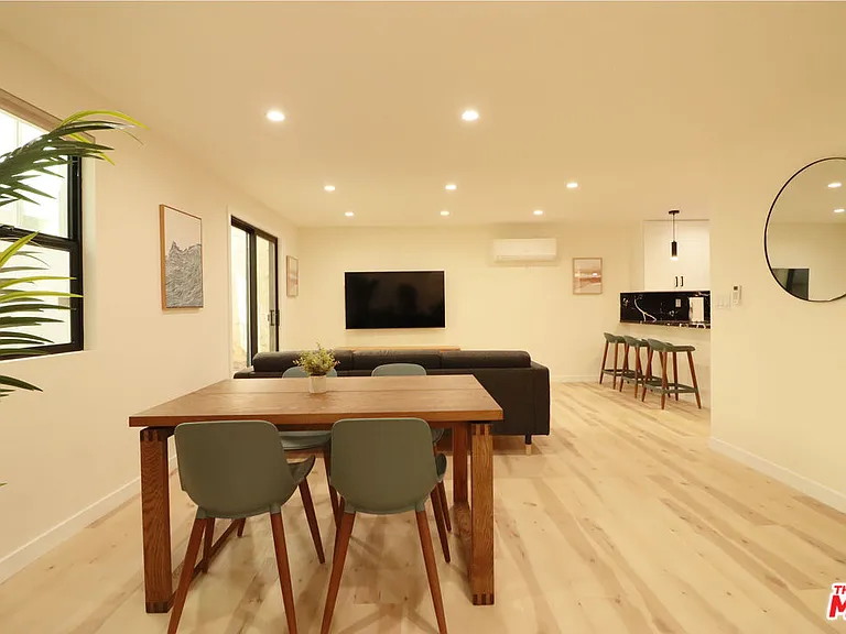 918 N San Vicente Blvd #E — Photo 4
