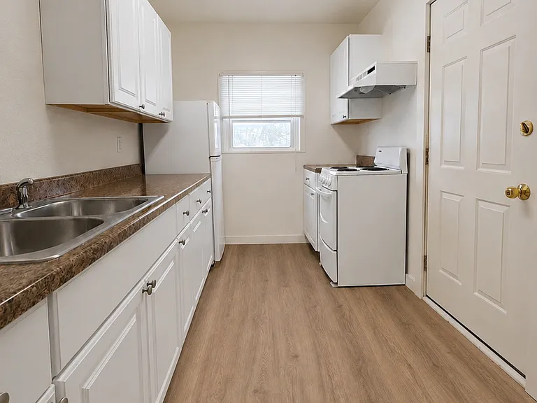 210 Michigan St #4 — Photo 3