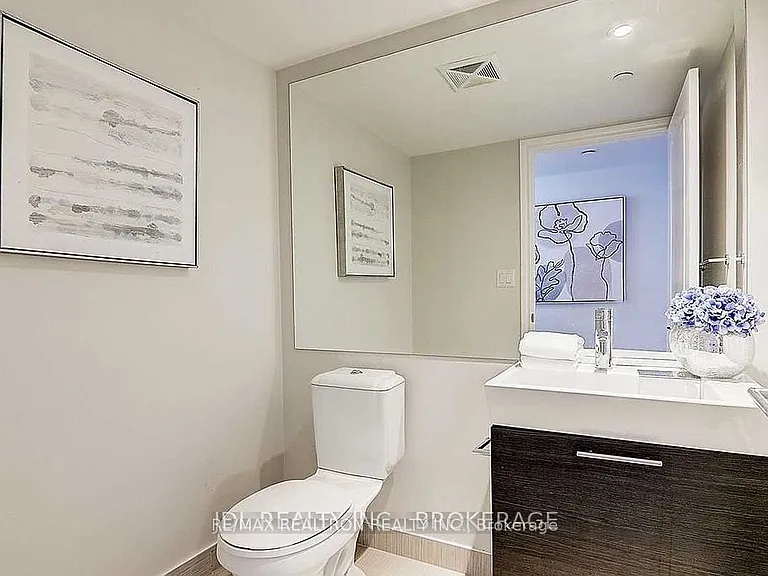 386 Yonge St #1112 — Photo 12