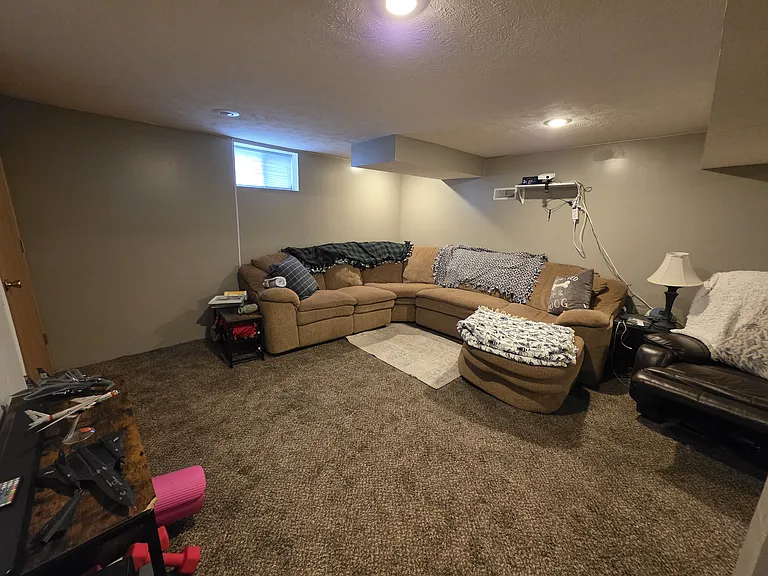 2301 Holdrege St — Photo 15