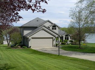 816 Latonka Dr, Mercer, PA 16137