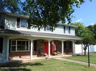 9424 Pineview Dr, Olivet, MI