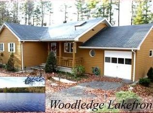 83 Woodledge East Lake Dr, Hawley, PA 18428